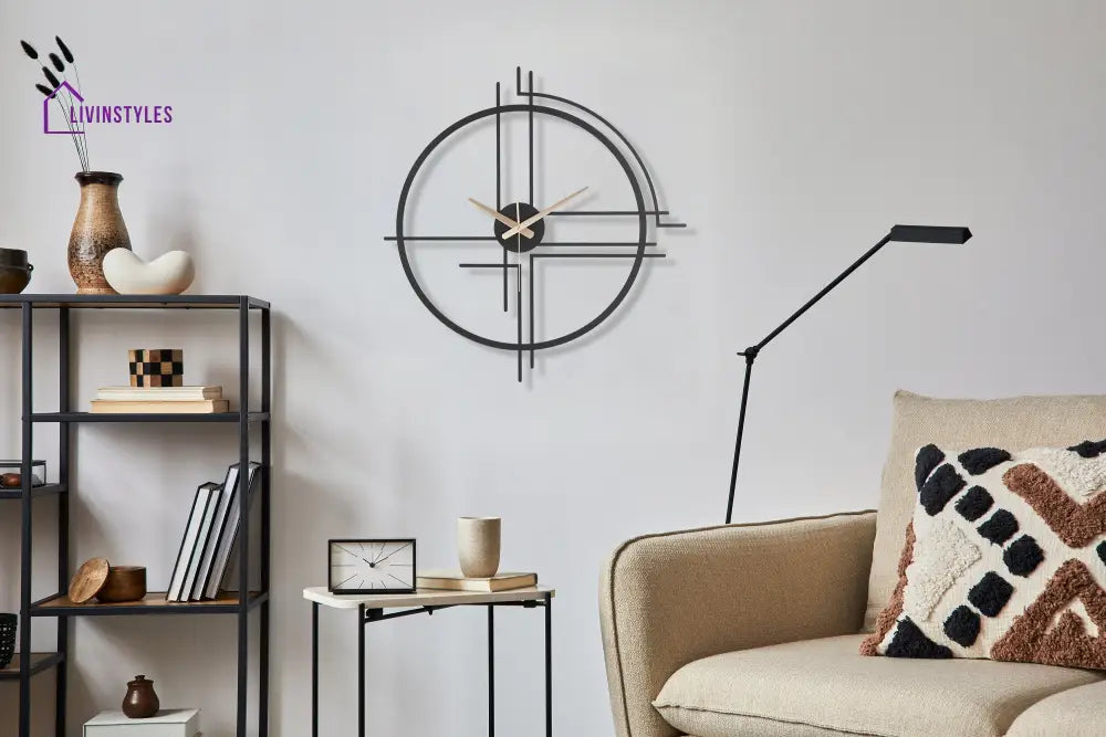 Line With Round Large Metal Wall Clock