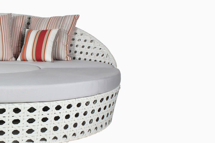 Anunc Outdoor Poolside Sunbed With Cushion Daybed (White)