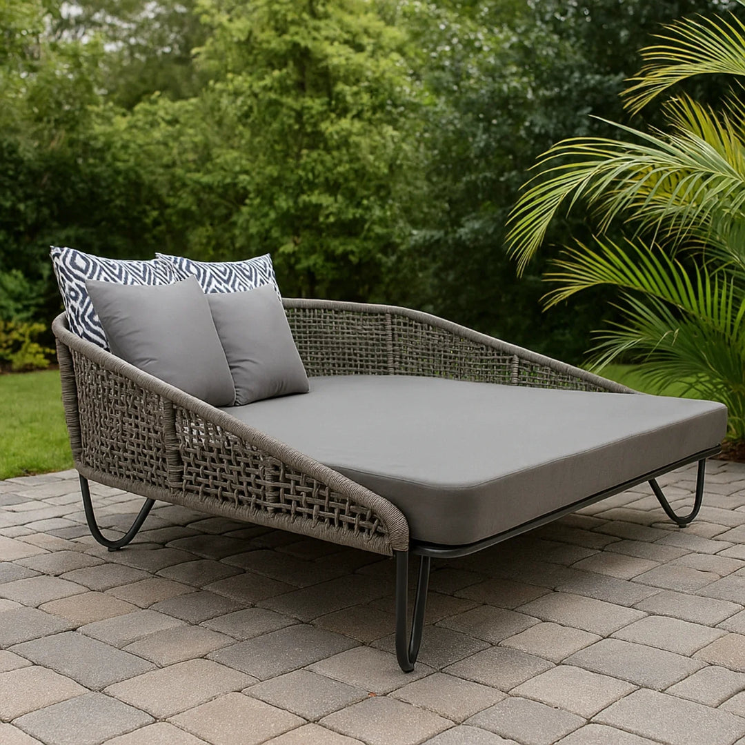 Kaelyn Outdoor Rope Patio Furniture Daybed (Grey)