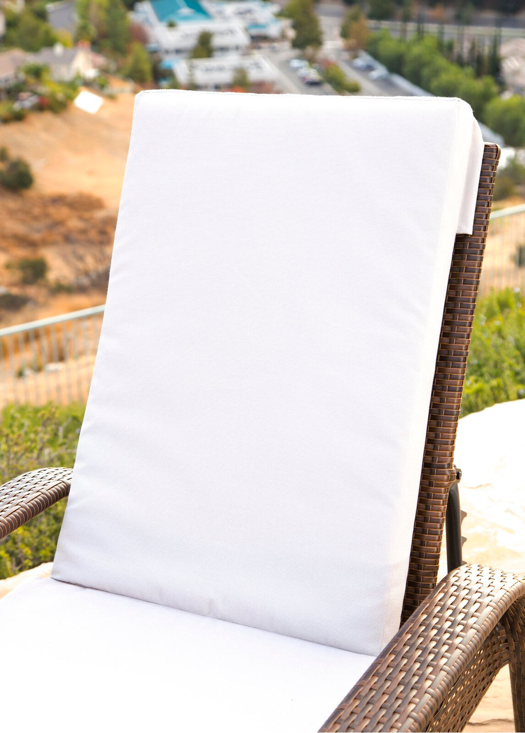 Venus Outdoor Swimming Poolside Lounger (Dark Brown)