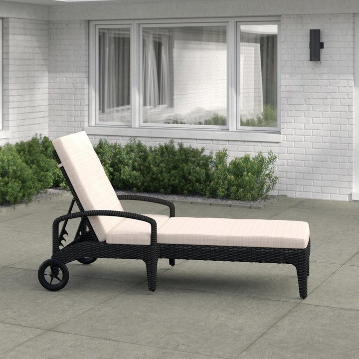 Brisk Outdoor Swimming Poolside Lounger (Black)