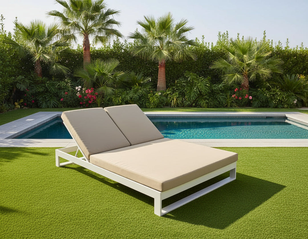 Fly Outdoor Swimming Poolside Lounger (White)