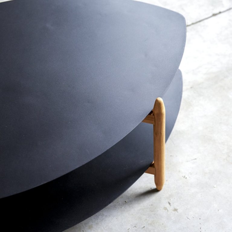 Vivaan Coffee Table  – Black Powder - Coated Iron Top & Shelf, Mango Wood Legs (Oval, W110 D73 H39 cm)