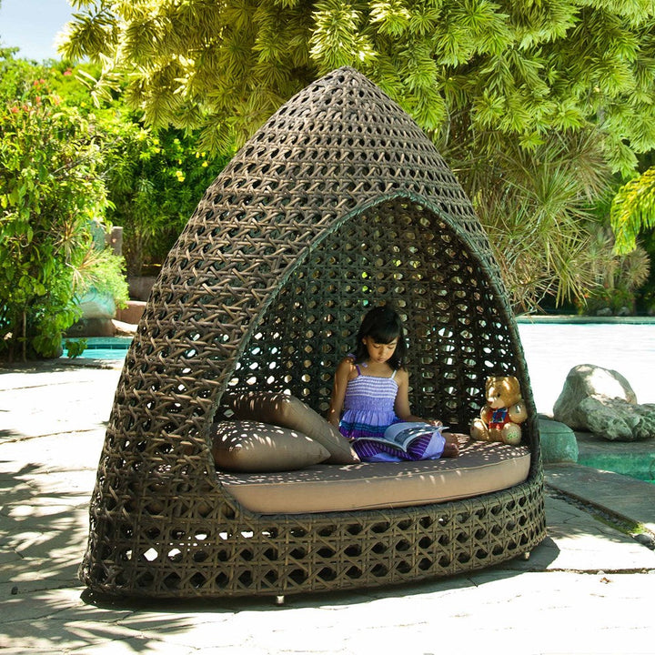 Udinesi Outdoor Poolside Sunbed With Cushion Daybed (Brown)