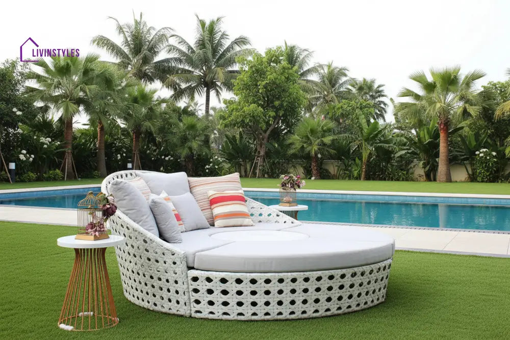 Anunc Outdoor Poolside Sunbed With Cushion Daybed (White) - Sunbed