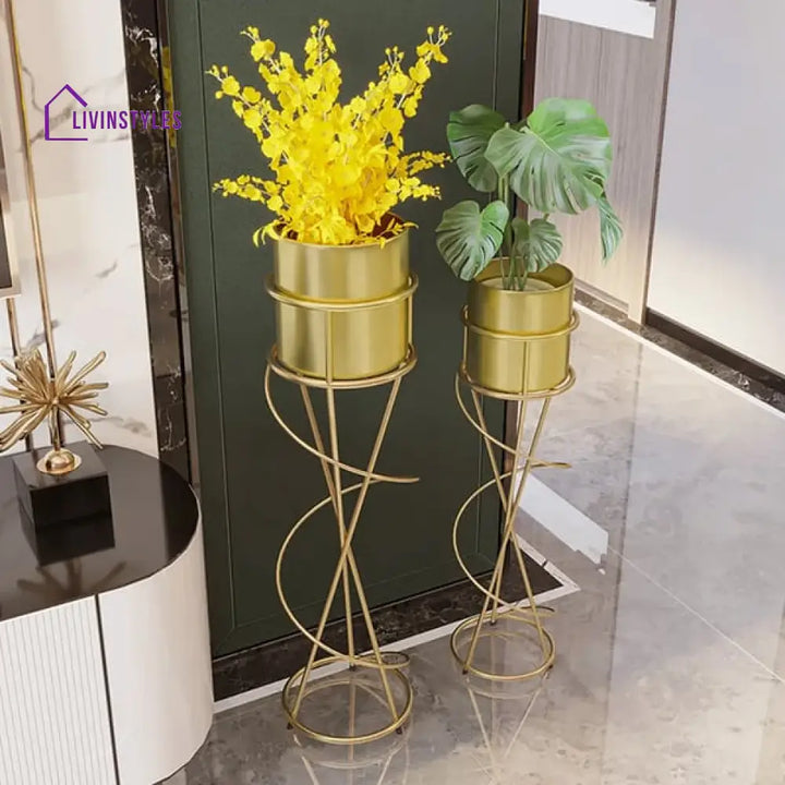 Baltimore Round Metal Plant Stand In Gold Color Stands