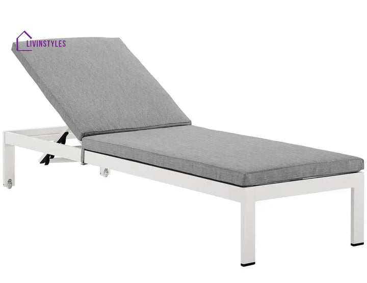 Bright Outdoor Swimming Poolside Lounger With 1 Side Table (White) - Loungers