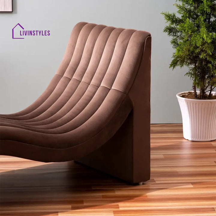 Bronislav Elegant Daybed Chaise Lounge Furniture