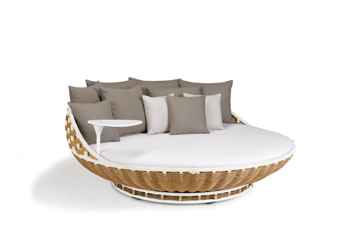 Liesa Outdoor Poolside Sunbed With Cushion Daybed