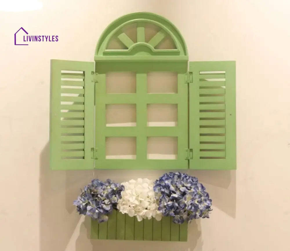 Estela Wooden Window Frame (Distress Pista Green)