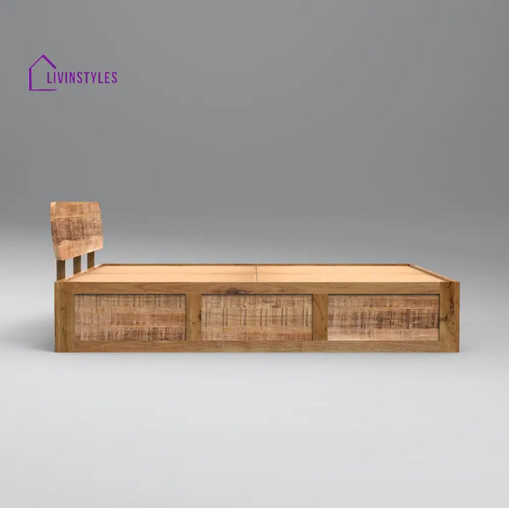 Evgenia Aara Cut Bed Mango And Acacia Wood In Finish Natural