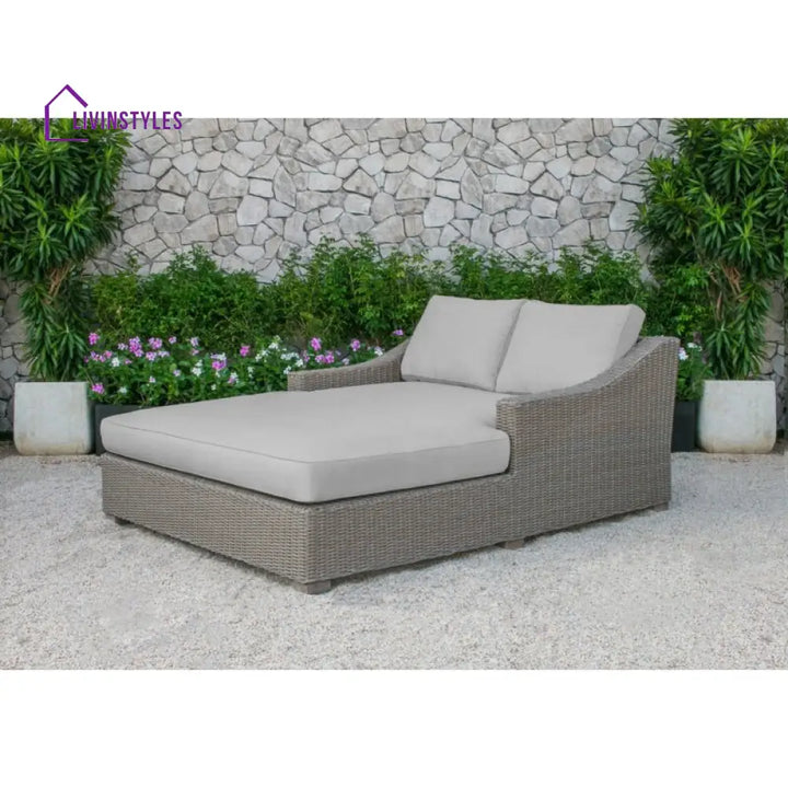 Leonardo Outdoor Poolside Sunbed With Cushion Daybed (Brown) - Sunbed
