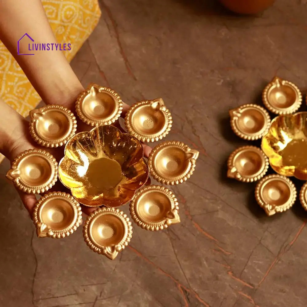 Lic Flame Traditional Attached 8 Diya Urli