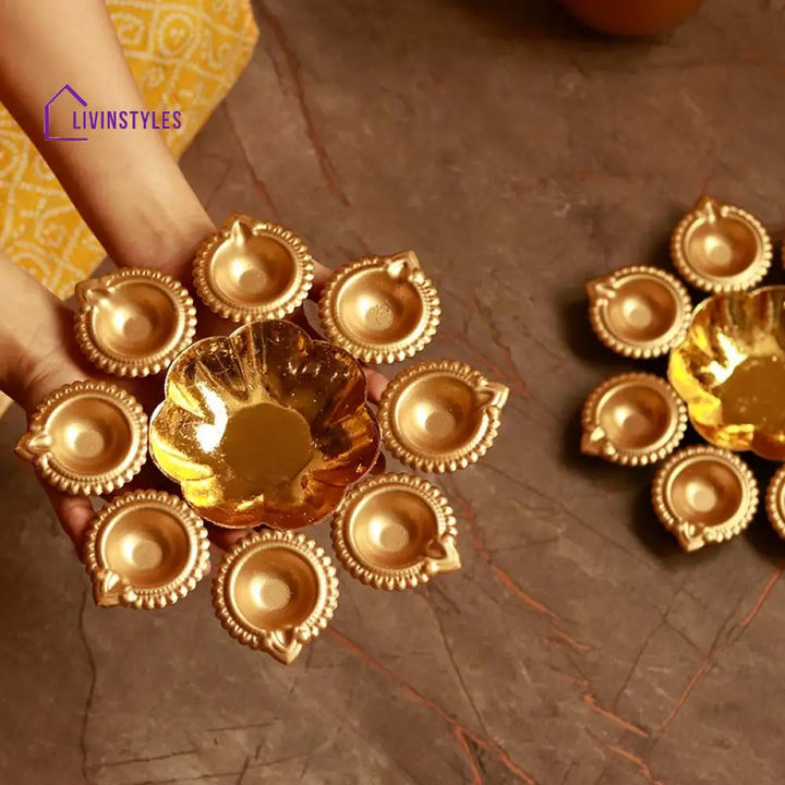 Lic Flame Traditional Attached 8 Diya Urli