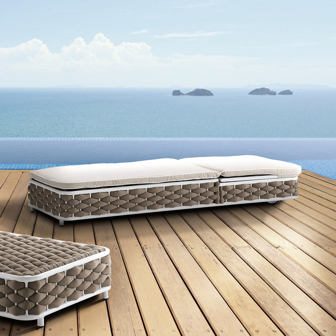 Hola Outdoor Swimming Poolside Lounger (Rope Brown)