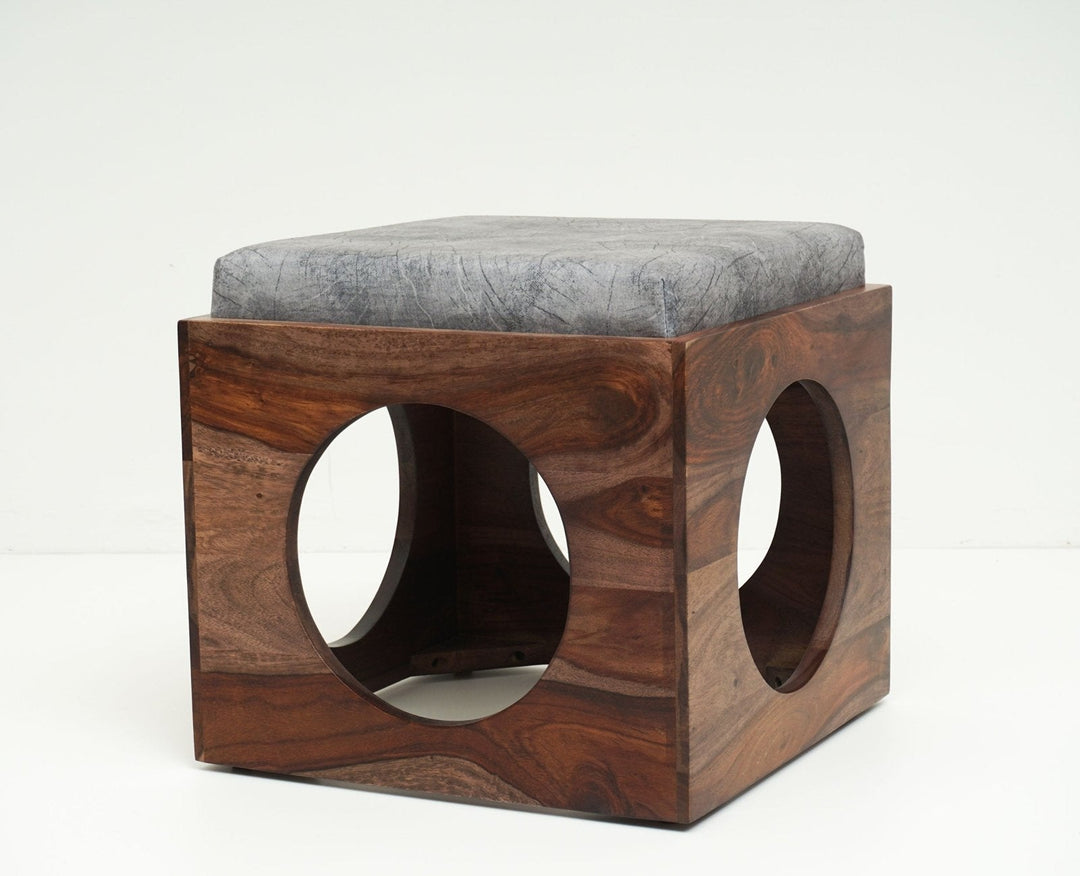 Anna Coffee Table With 4 Stools