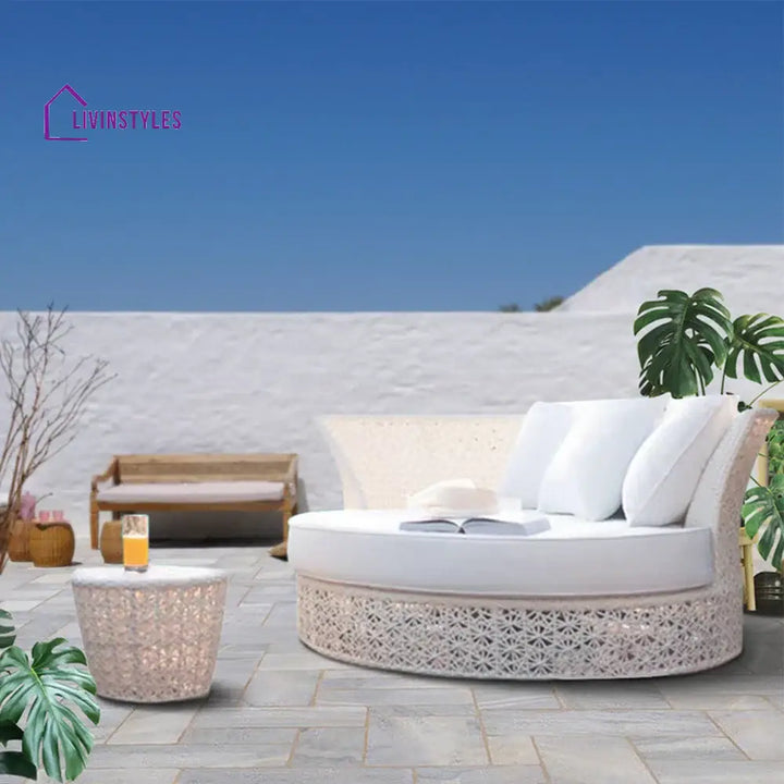 Nery Outdoor Poolside Sunbed With Cushion Daybed With Side Table (White) - Sunbed