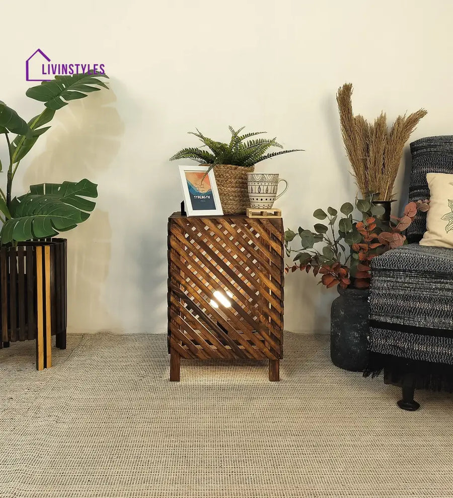 Serge Wooden Floor Lamp With Brown Base And Jute Fabric Lampshade Lamps