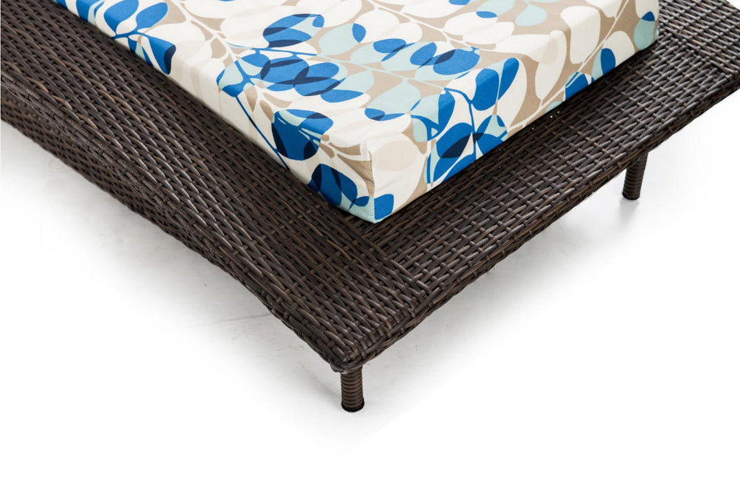 Beast Outdoor Swimming Poolside Lounger (Brown)