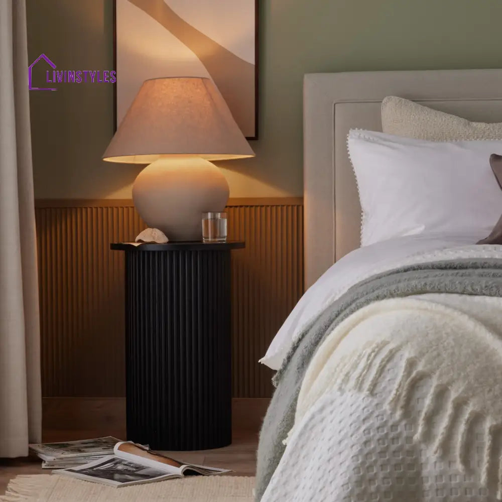 Tomás Round Pedestal Side Table - Black Side Table