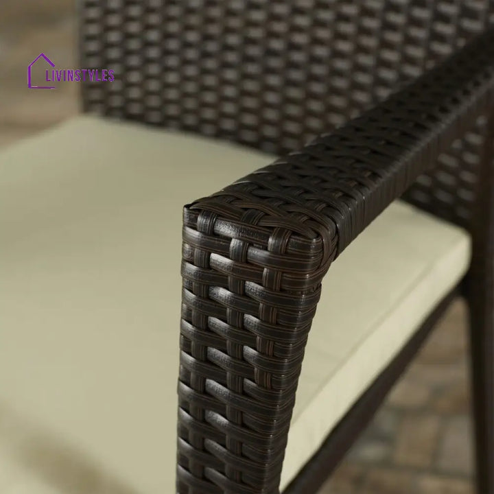 Vardi 2 Seater Round Outdoor Set
