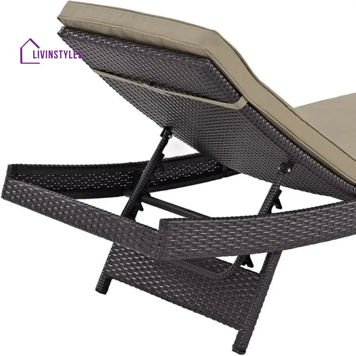 Virtudes Outdoor Rattan Wicker Chaise Lounger For Poolside - Lounger Set
